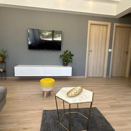 House Diva With A Pool Holiday home