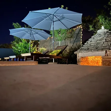 House Diva With A Pool Holiday home *