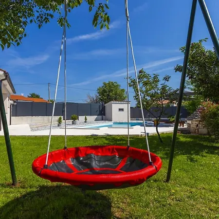 Casa de Férias House Diva With A Pool Svetvinčenat