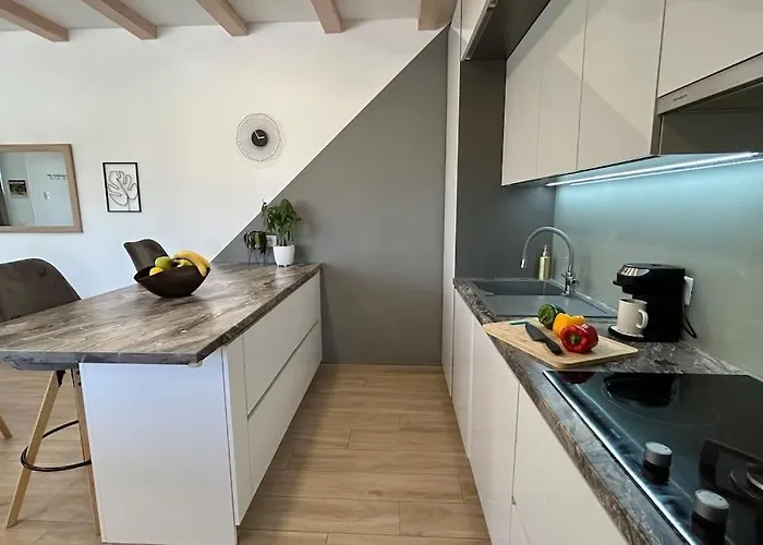 House Diva With A Pool 펜션 *