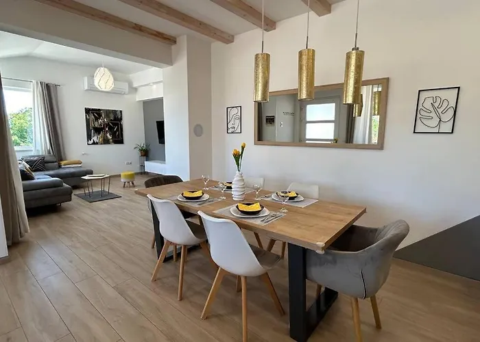 House Diva With A Pool 펜션