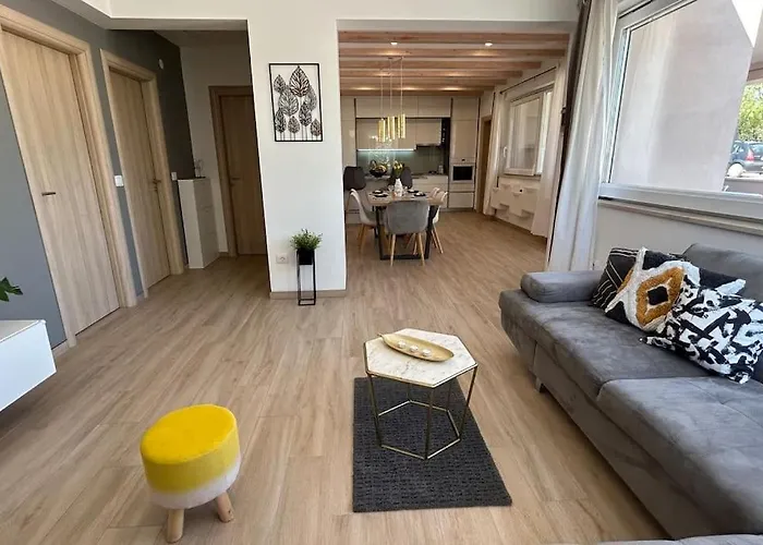 House Diva With A Pool Svetvinčenat